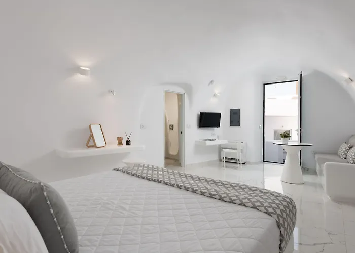 White Concept Caves (adults Only) Firá