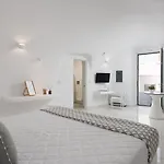White Concept Caves (Adults Only) Fira (Santorini)