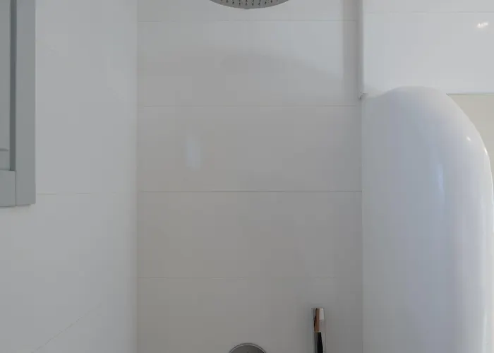 White Concept Caves (adults Only) Firá