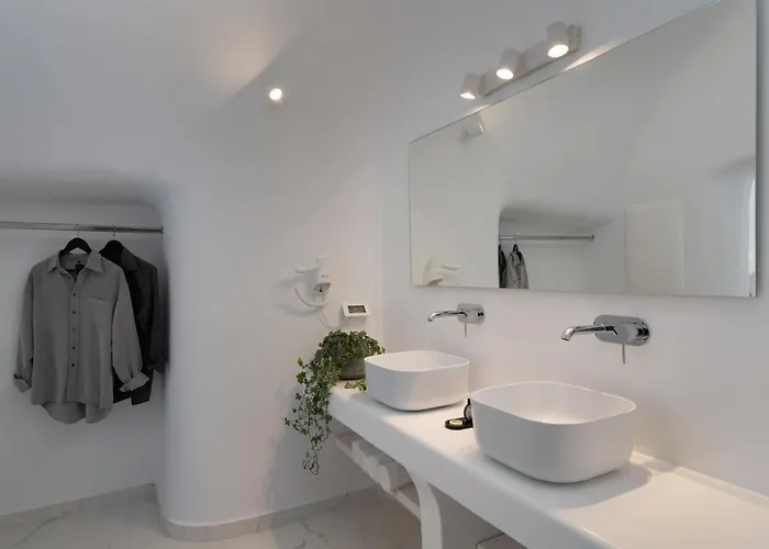 White Concept Caves (Adults Only) 4* Fira (Santorini)