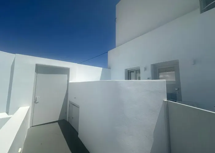 White Concept Caves (adults Only) サントリーニ